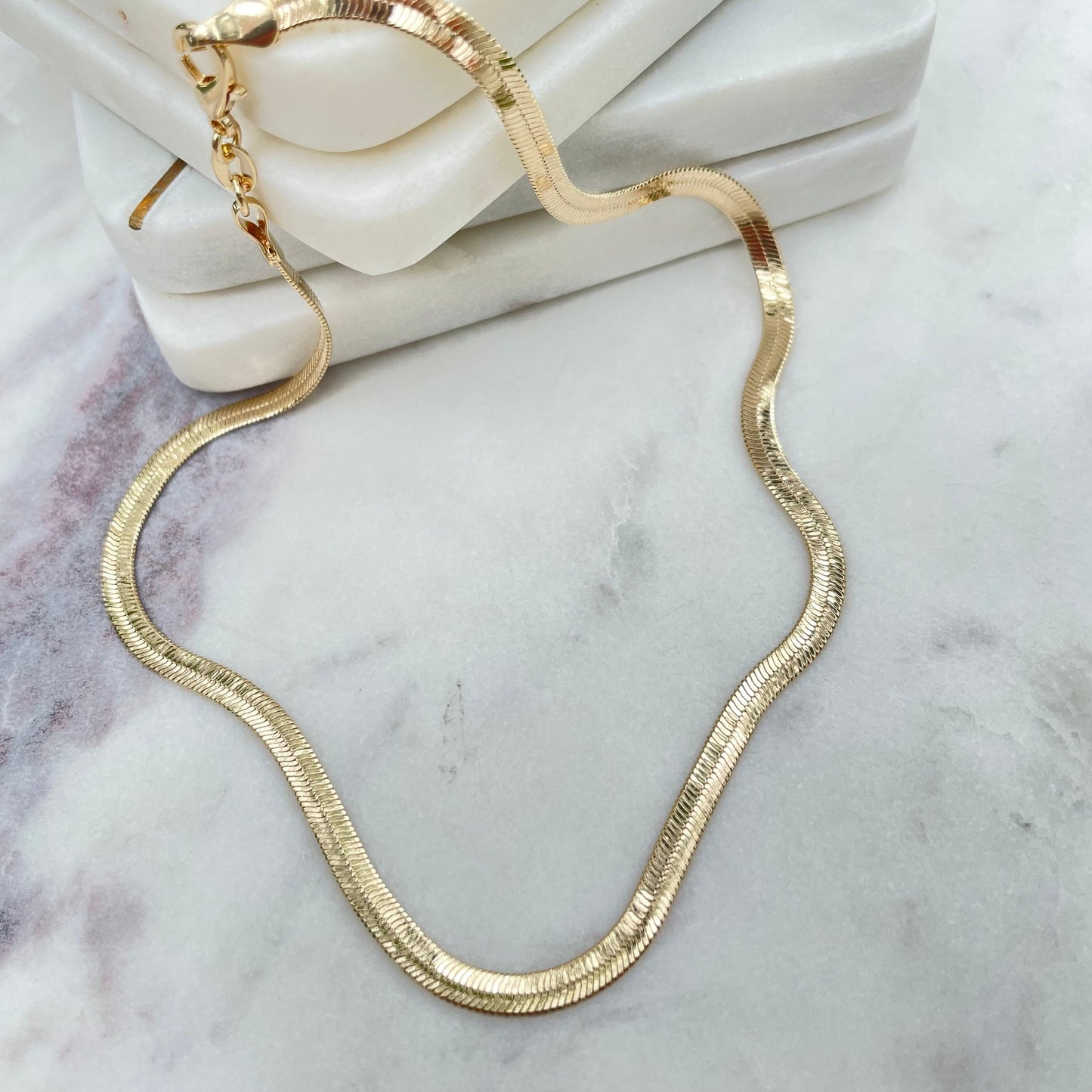 Classic plain herringbone chain necklace. Material 18k gold filled chain