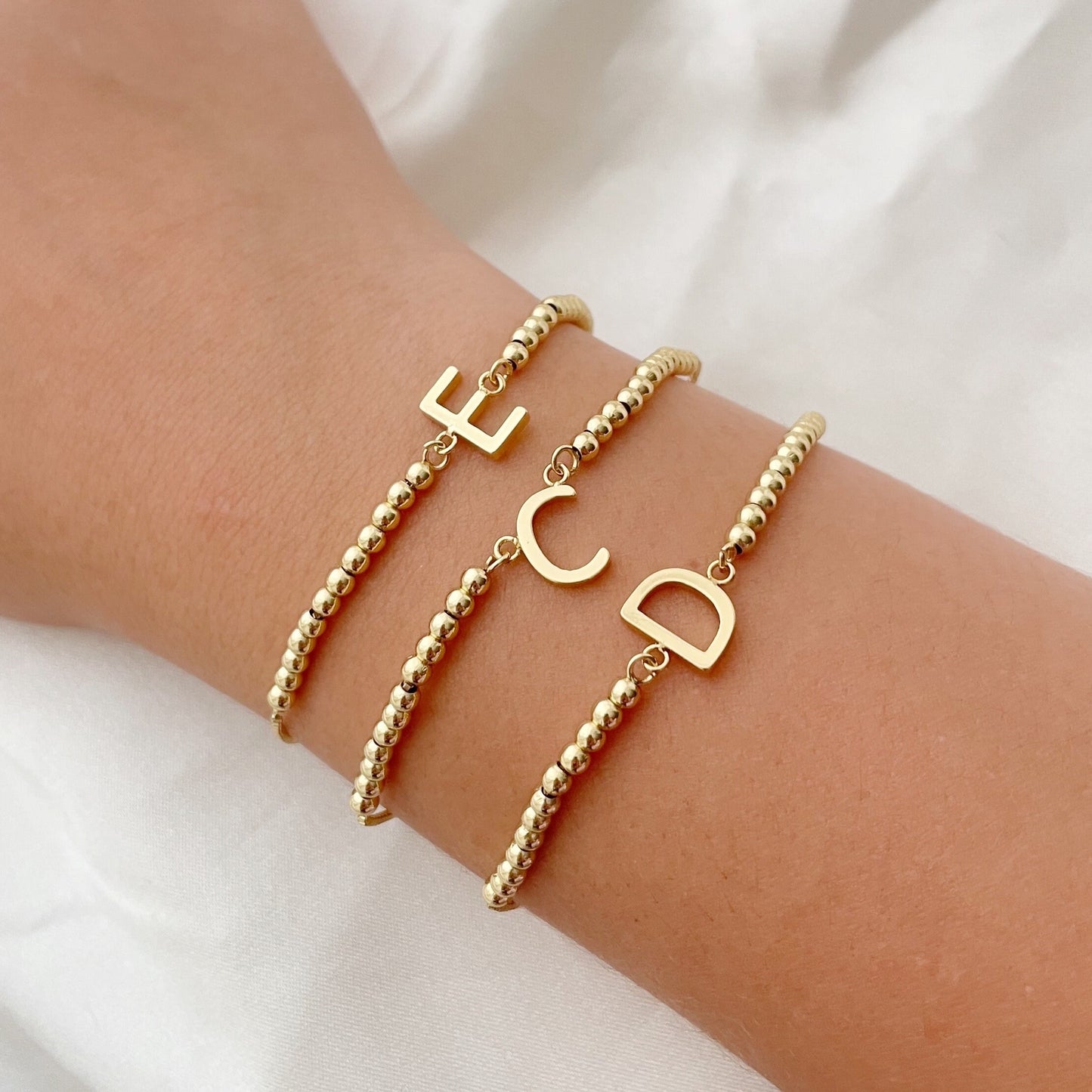 Custom Letter initial bracelet adjustable in gold plated