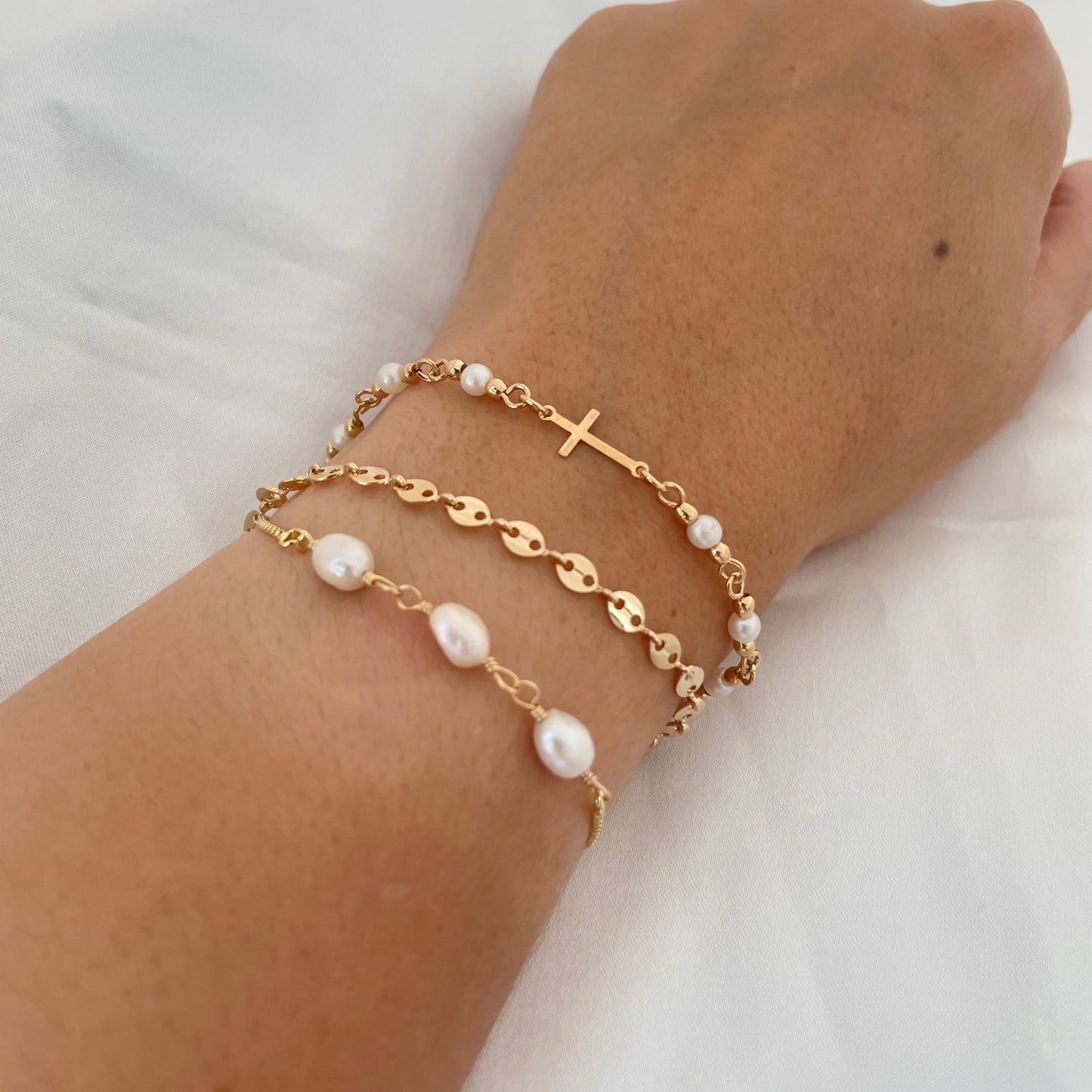 Cross Bracelet Gold