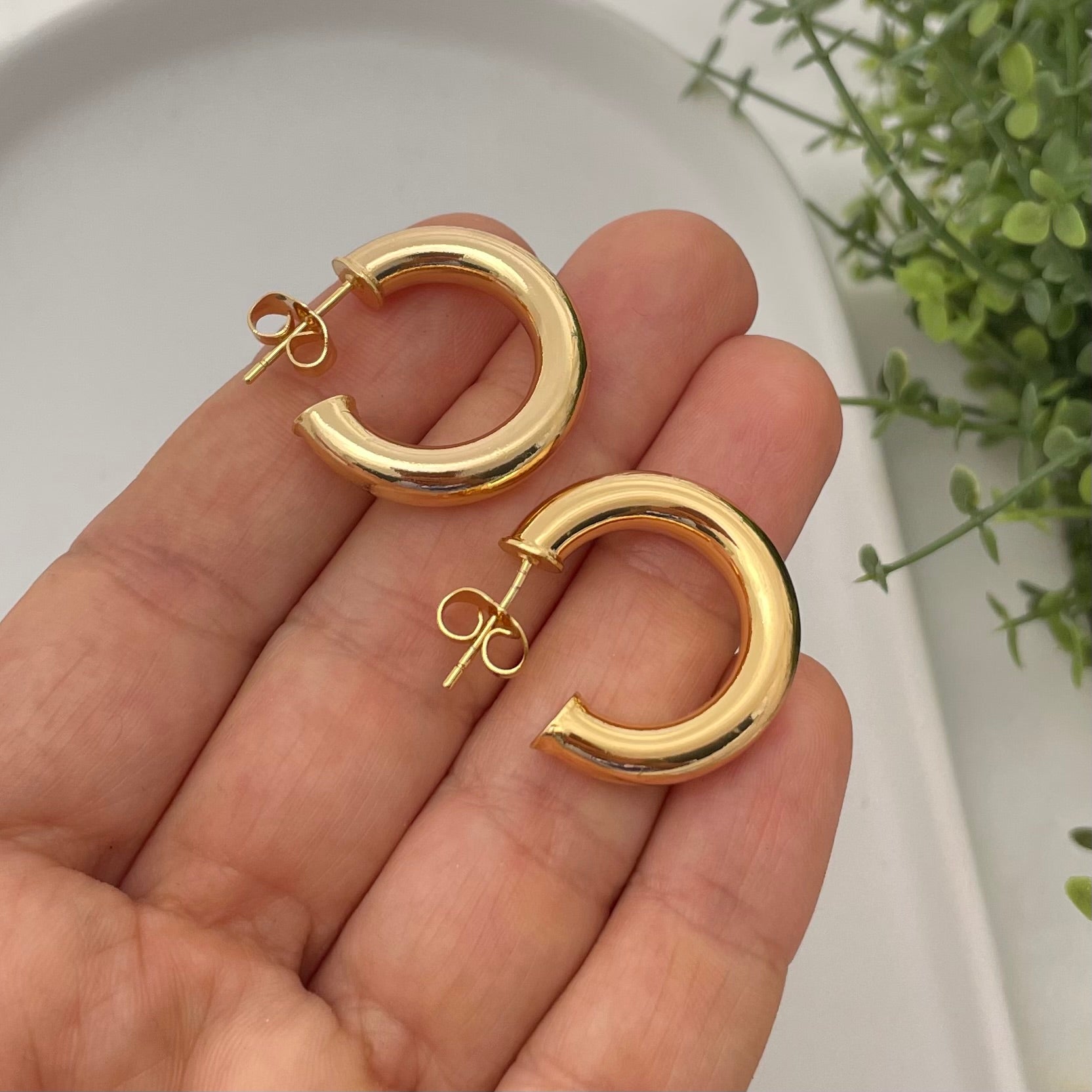 Minimalist hoop earrings in 18k gold filled, push back hoop earrings