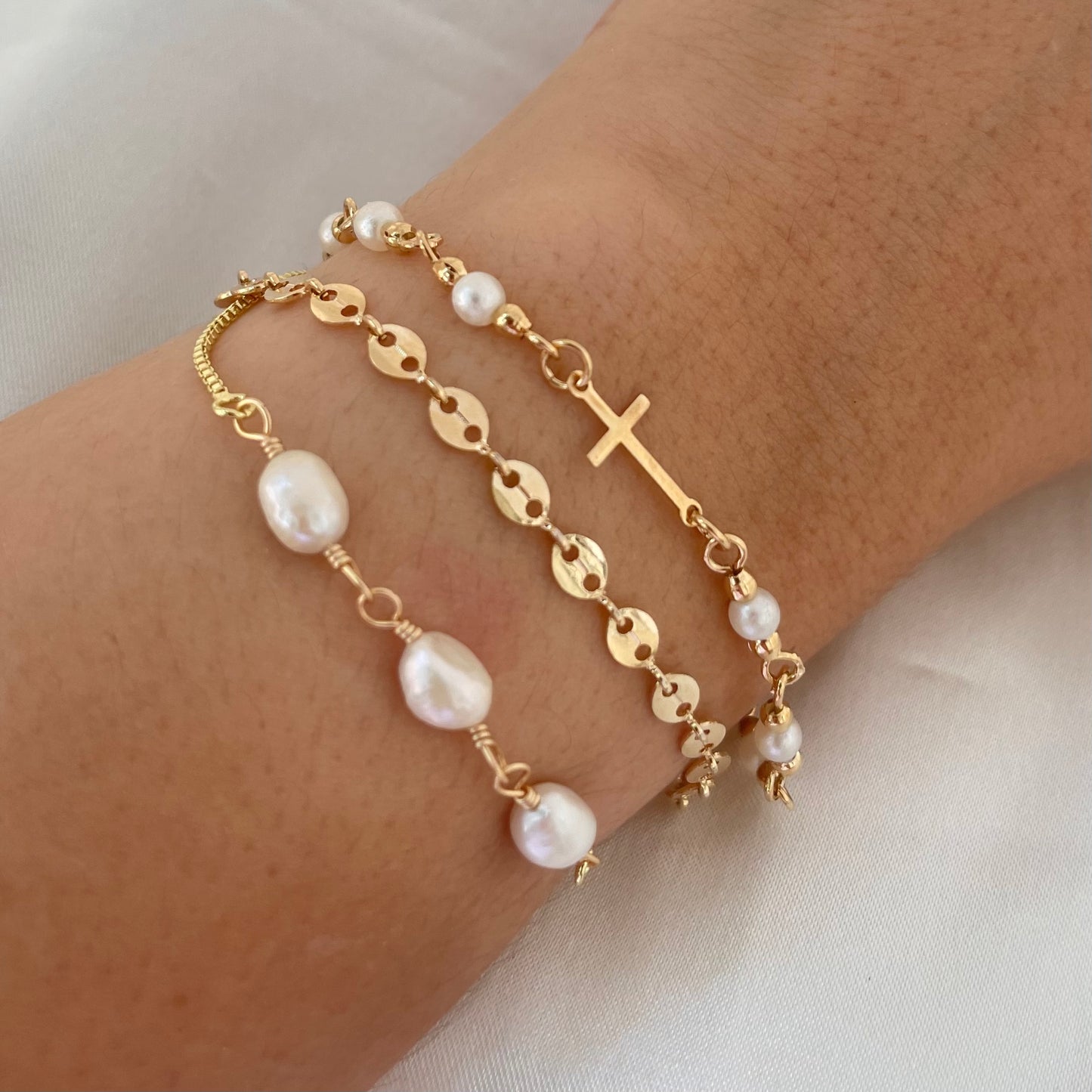 Cross Bracelet Gold