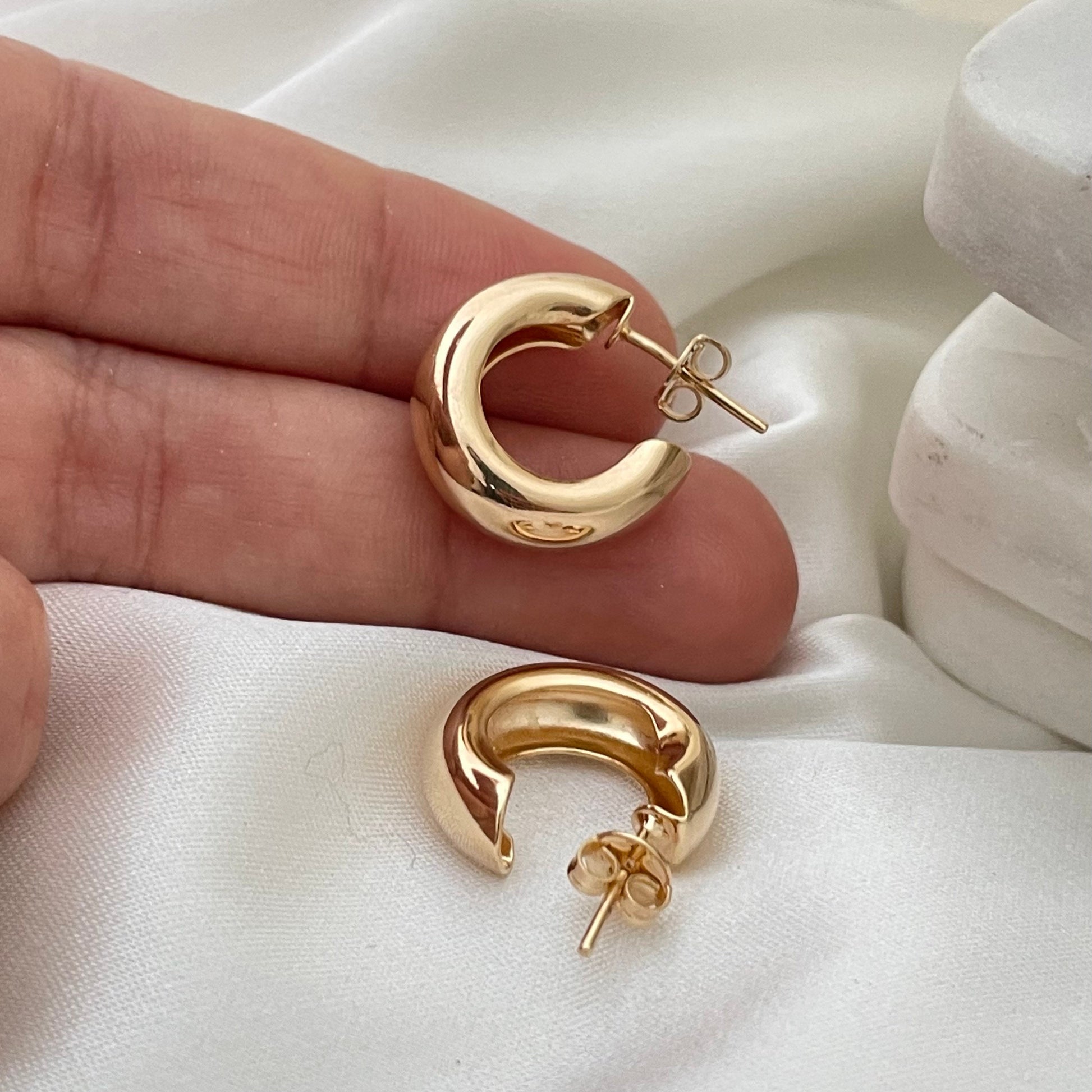 Small tube classic hoop earrings in 18k gold filled, push back hoops, simple hoop earring