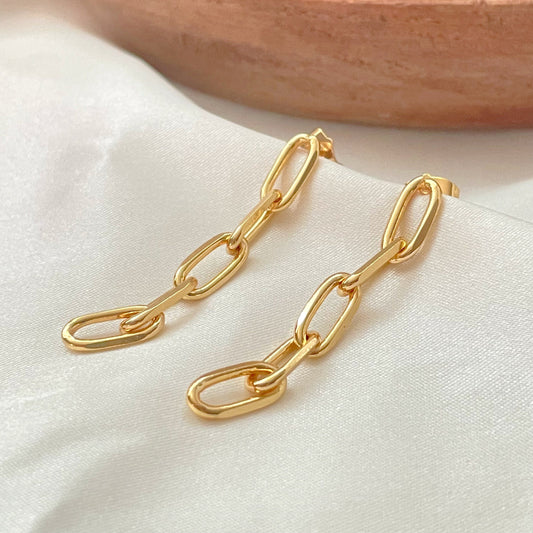Paperclip dangle earrings in 18k gold filled silky background