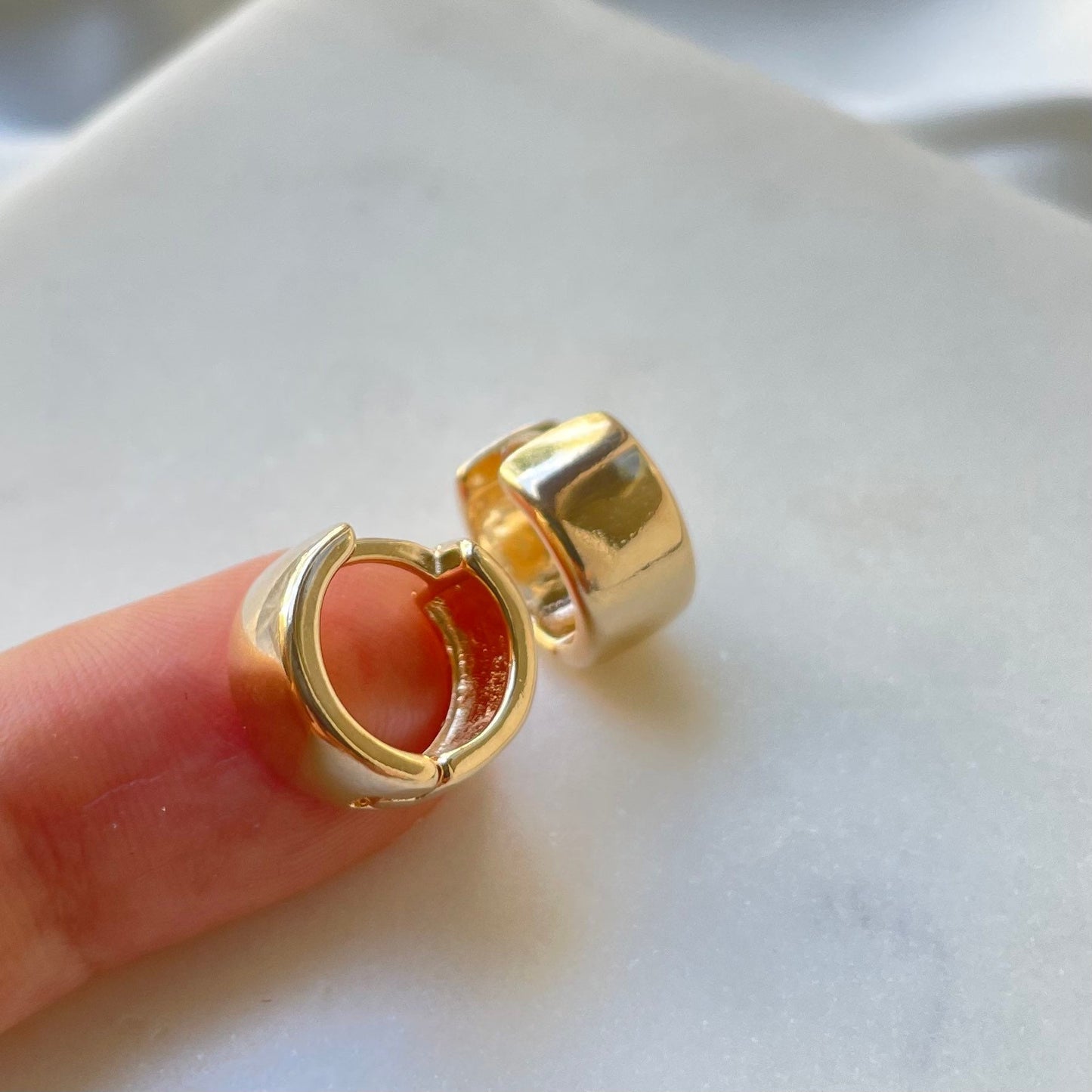 8 mm thick wide hoop earring in 18k gold filled