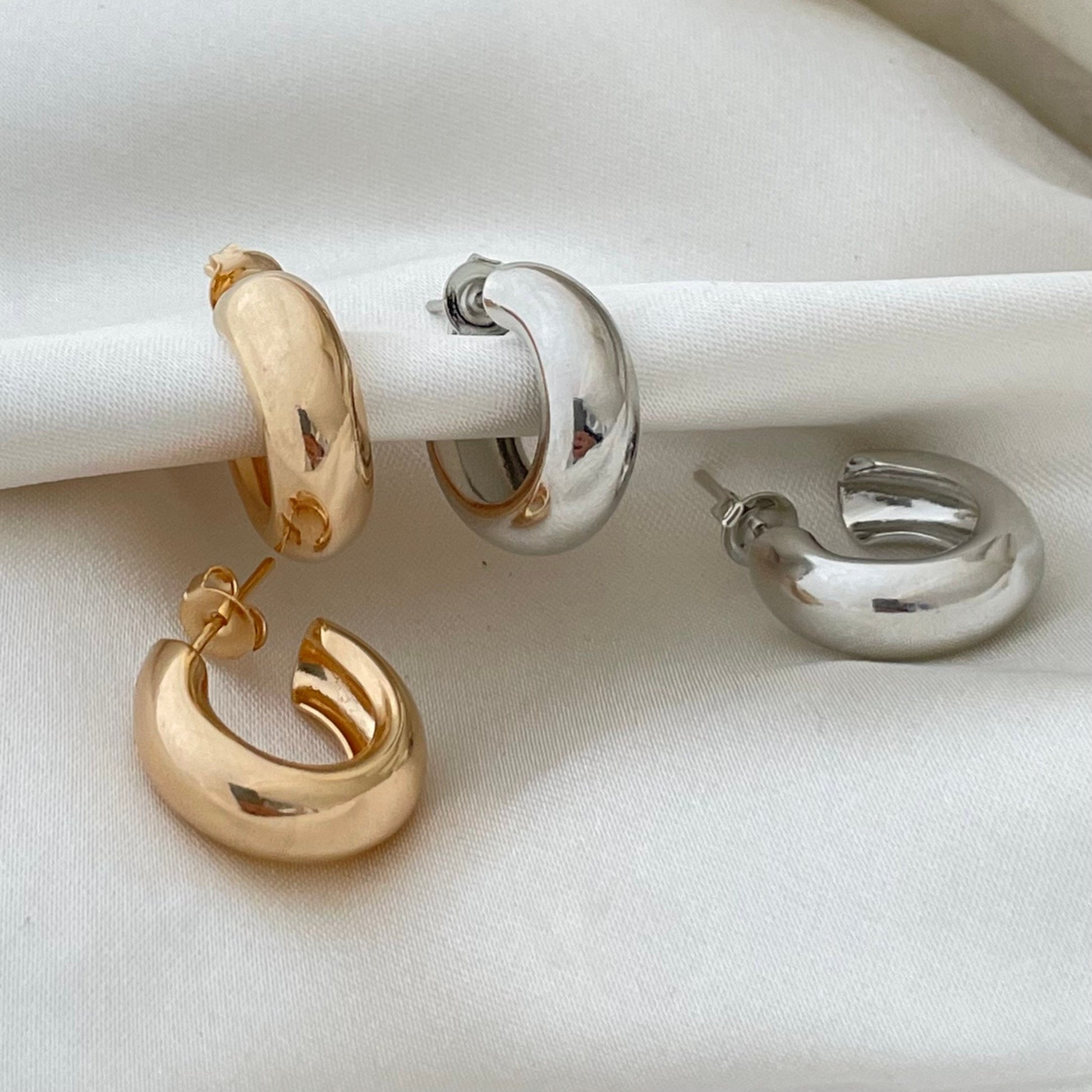 Small open classic hoop earrings in 18k gold filled and rhodium filled