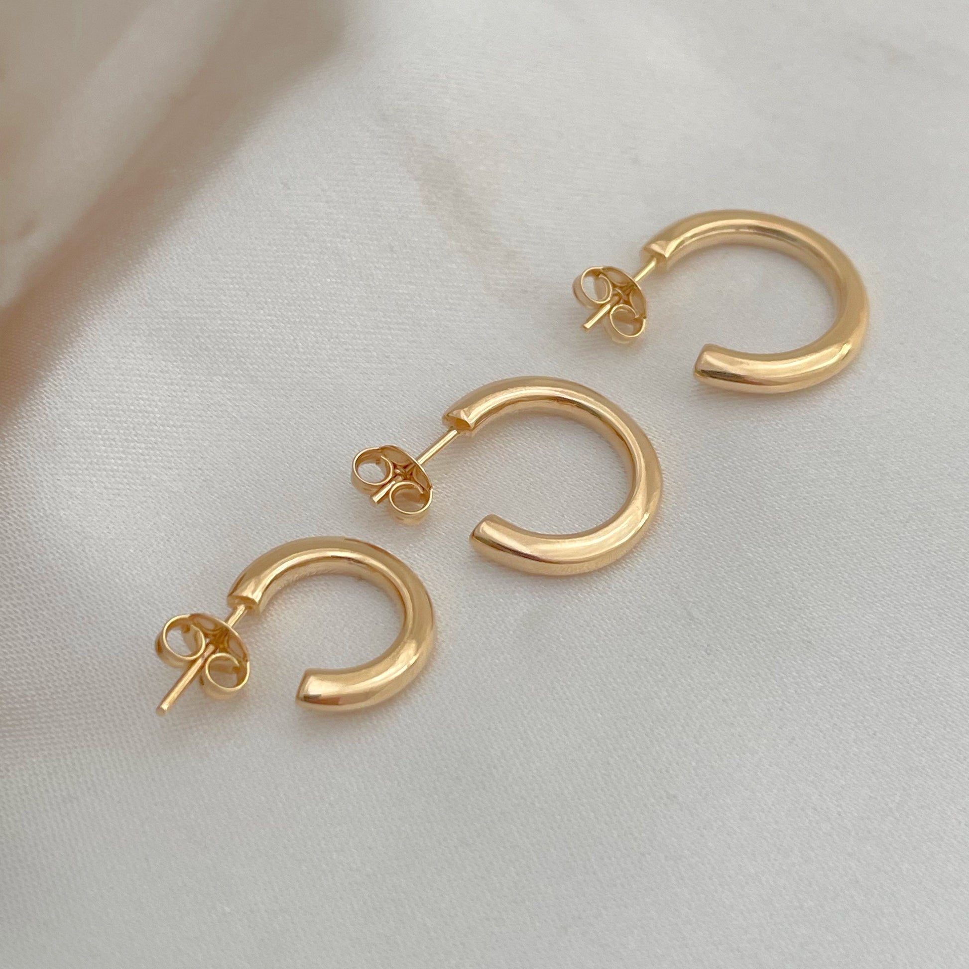 Simple and classic huggie hoop earrings set of 3, in 18k gold filled