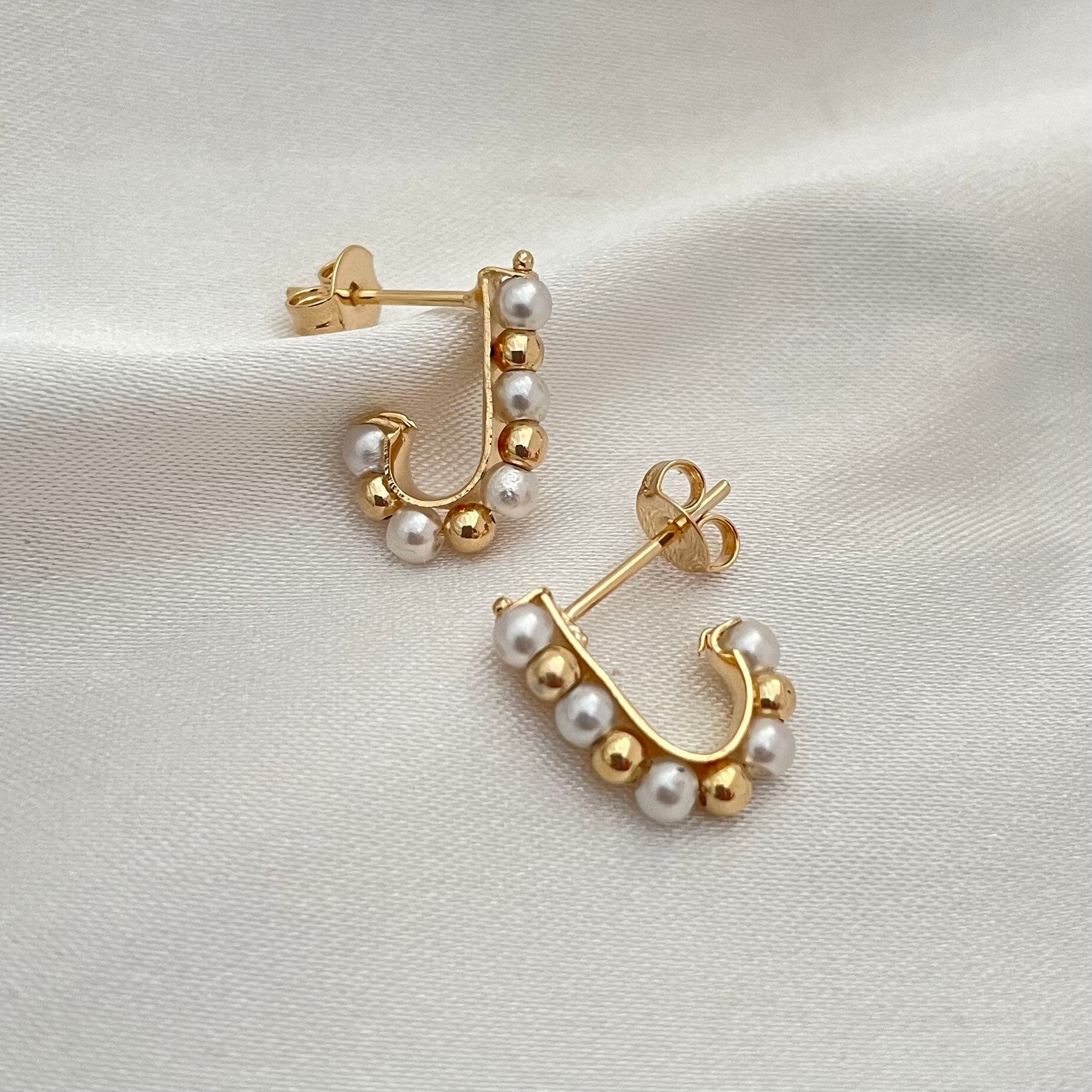 Faux pearl rectangle hoop earrings in 18k gold filled 