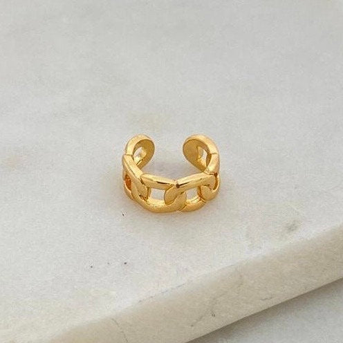 Curb chain style ear cuff in 18k gold filled