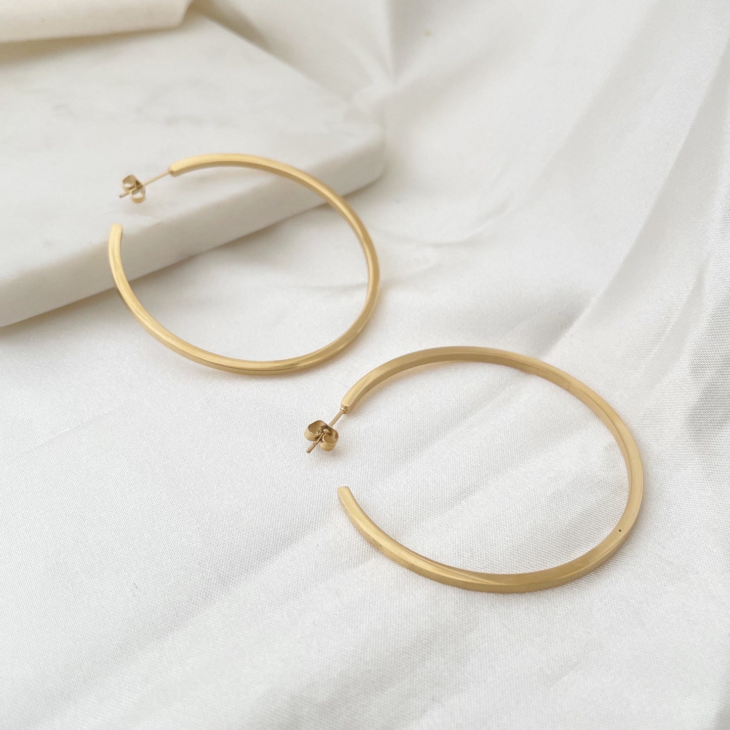 Large Gold Hoop Earrings in stainless steel, hypoallergenic and waterproof