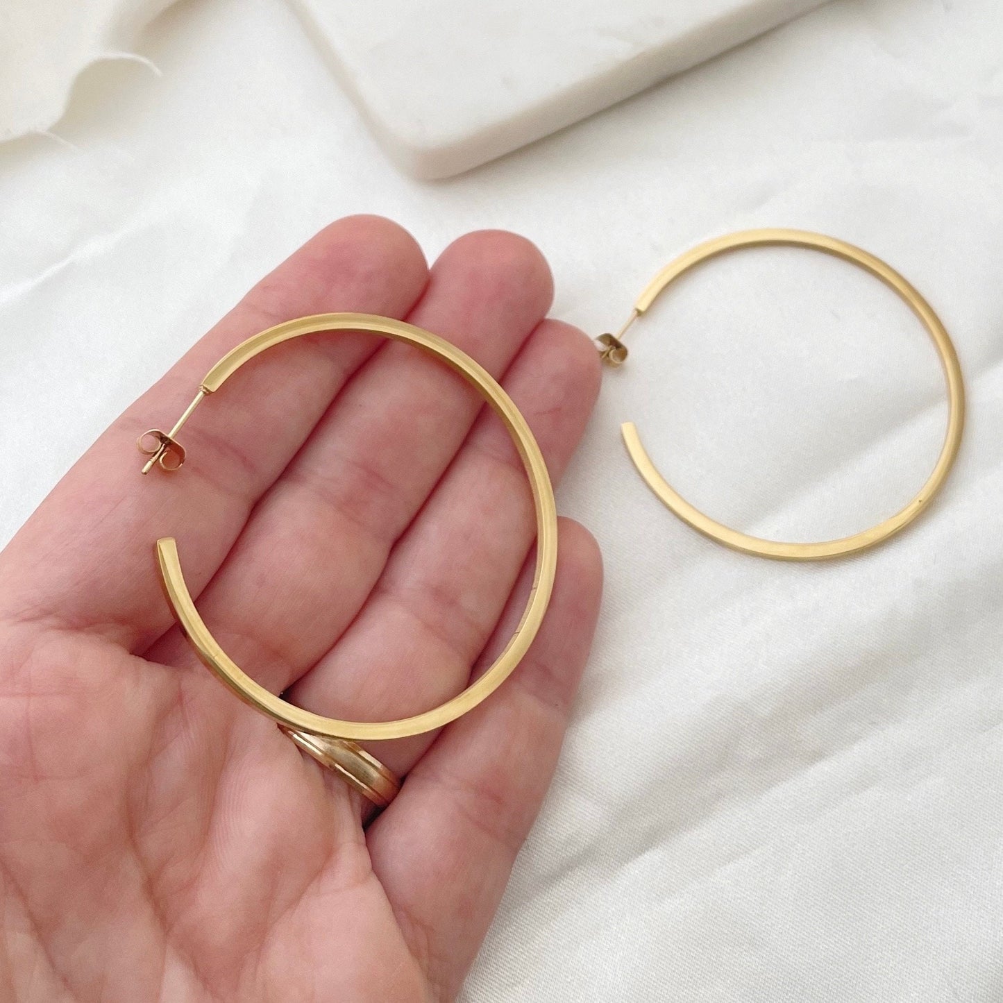 Large Gold Hoop Earrings in stainless steel, hypoallergenic and waterproof. 2,5 inches diameter 