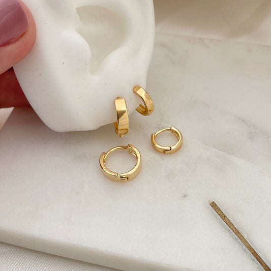 Set of two everyday huggie hoop earrings in 18k gold filled