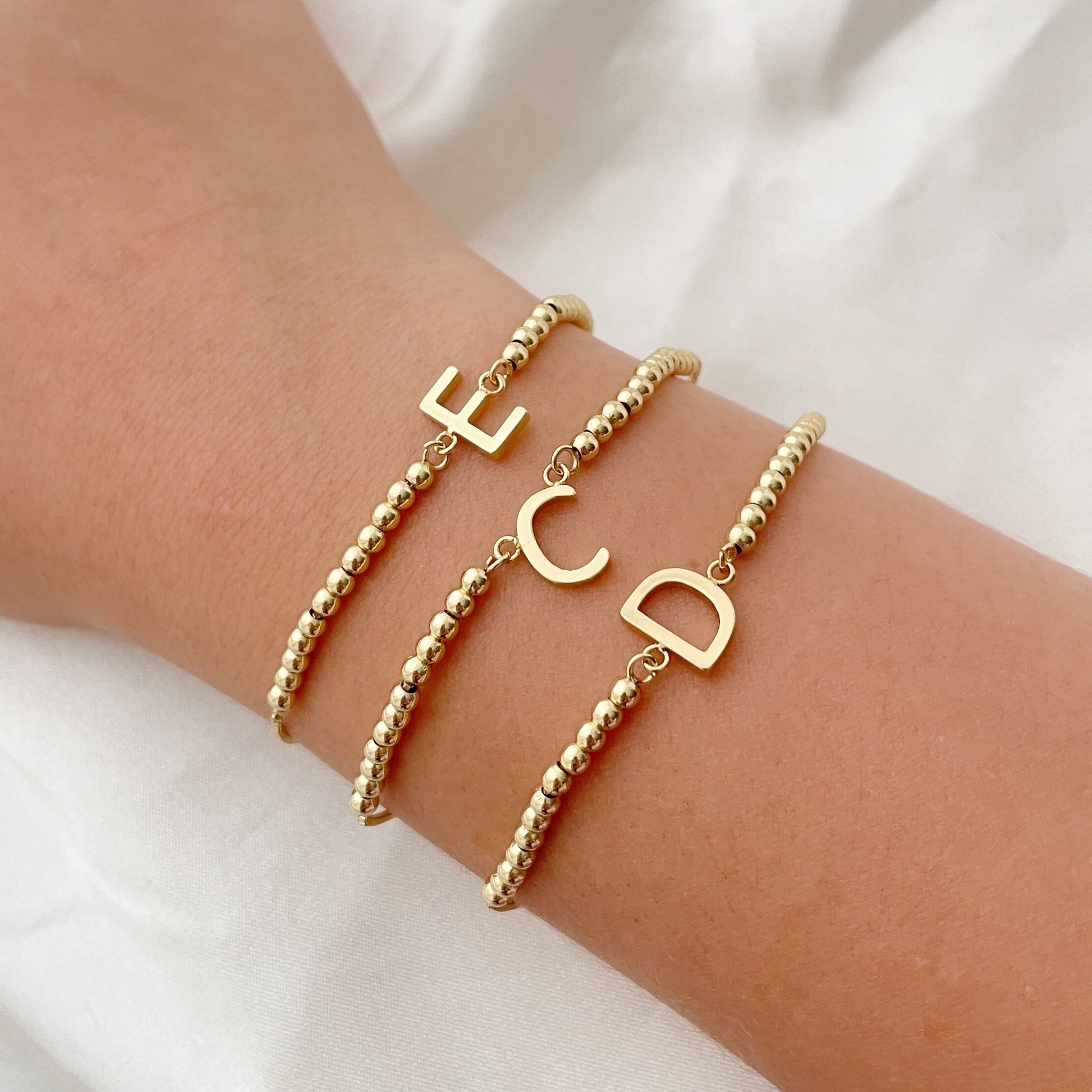 Custom Letter initial bracelet adjustable in gold plated